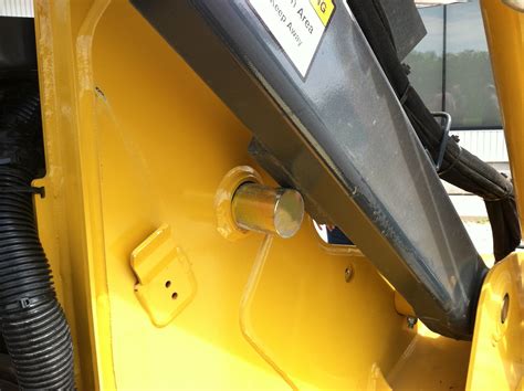 deere skid steer boom lock